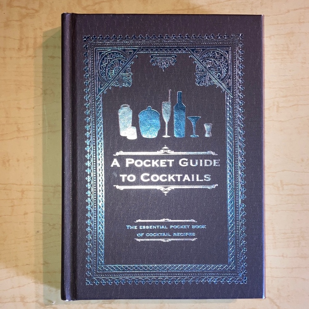 📘🍸 A Pocket Guide to Cocktails - 2006 / 2013 - Hardback, Great Condition 🥃📕